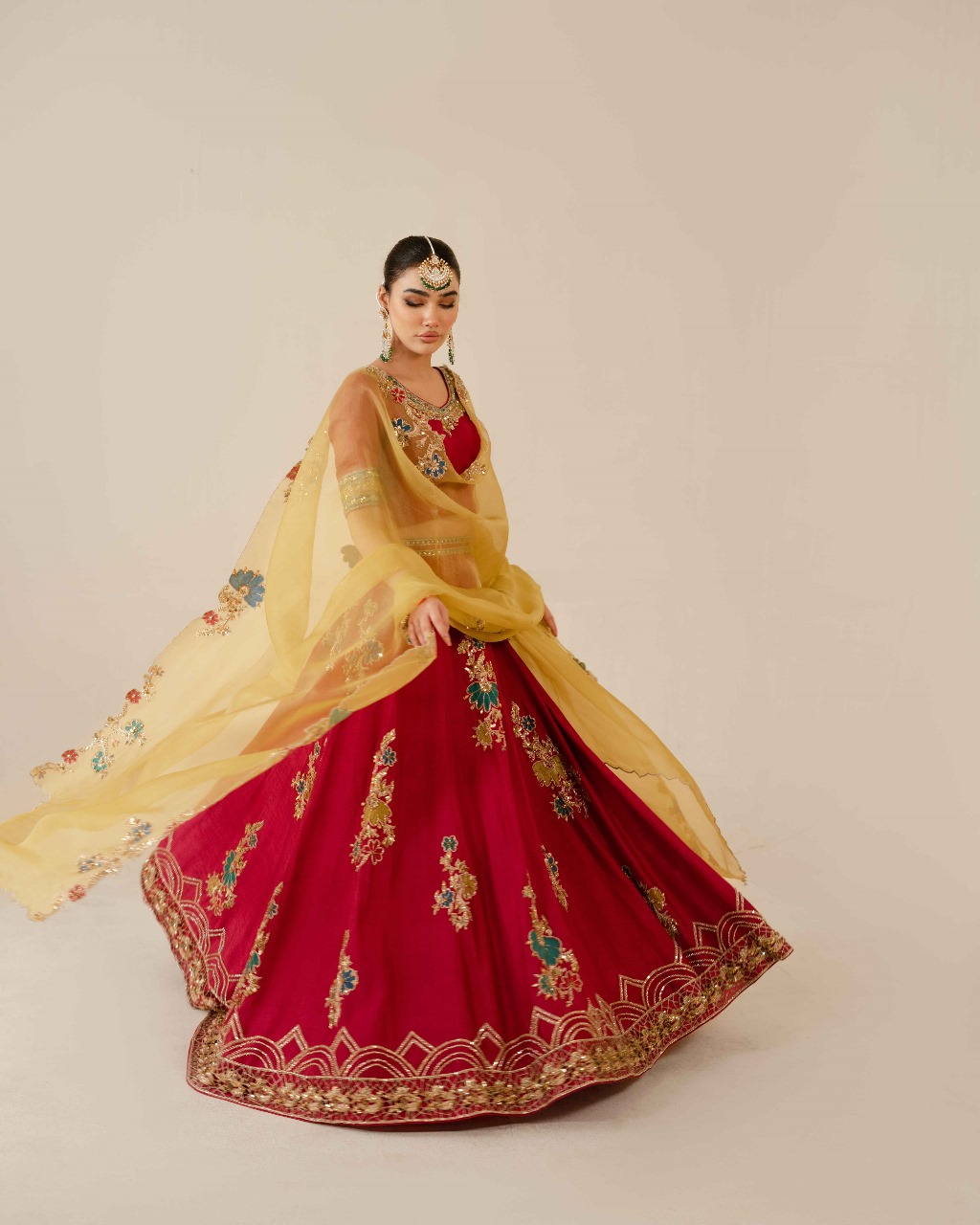 AAIRA | Magenta & Yellow