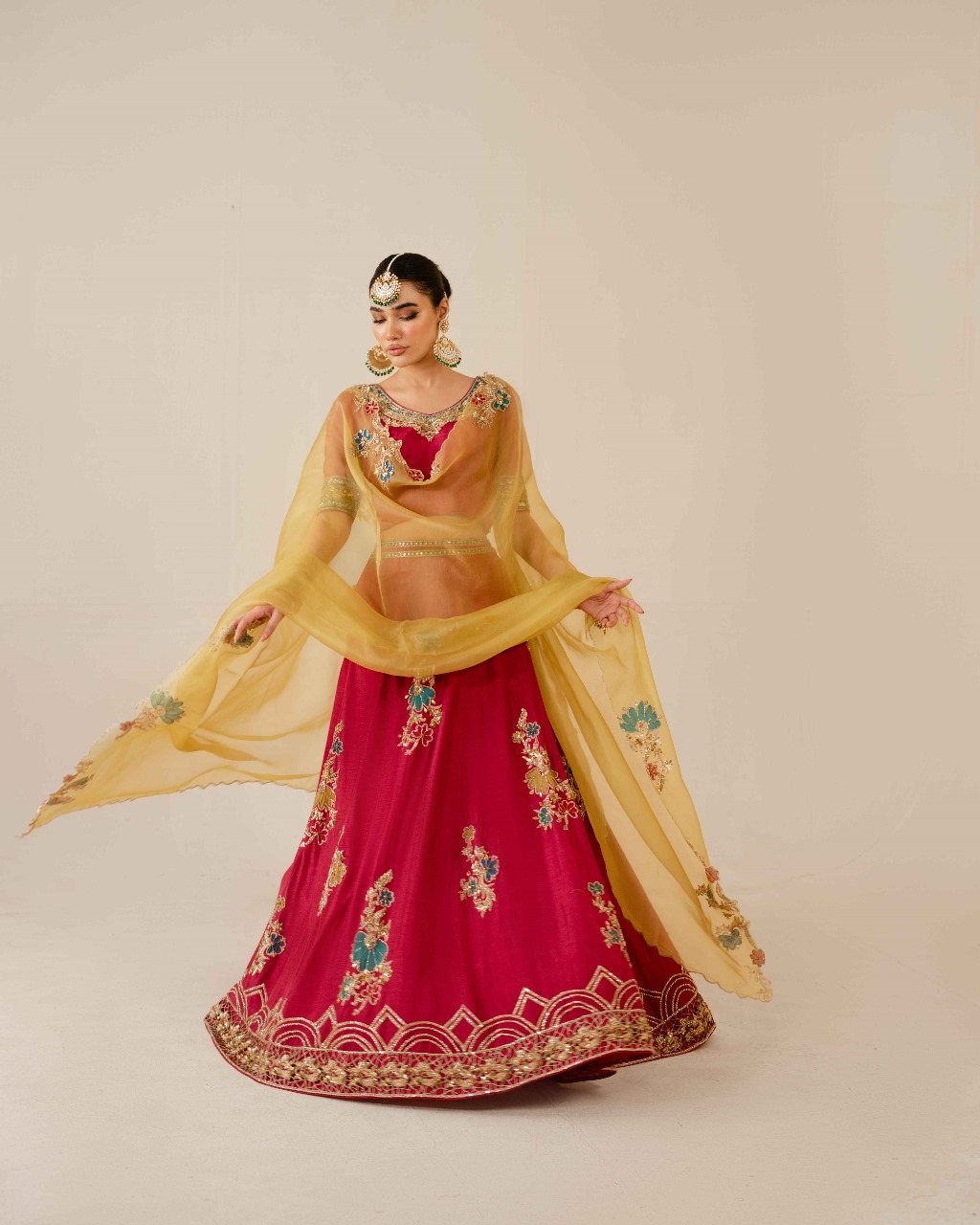 AAIRA | Magenta & Yellow