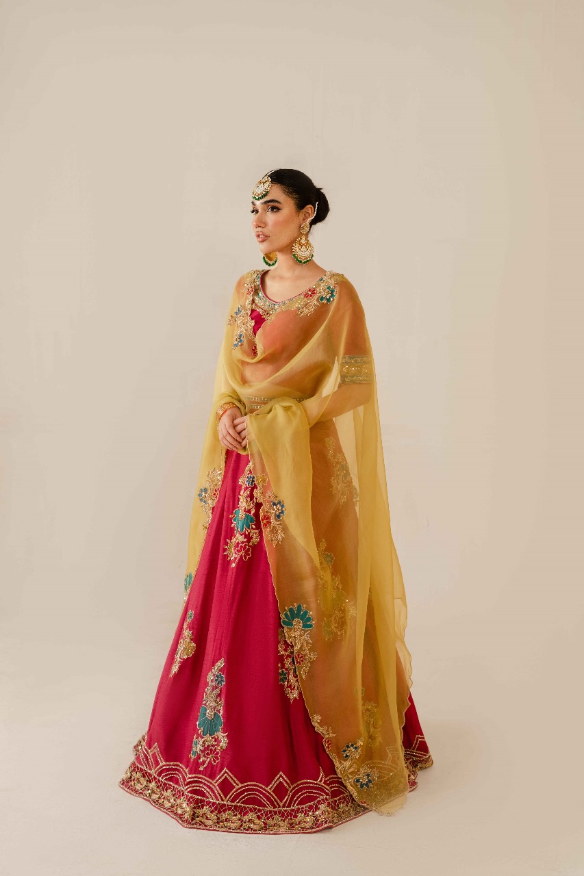 AAIRA | Magenta & Yellow