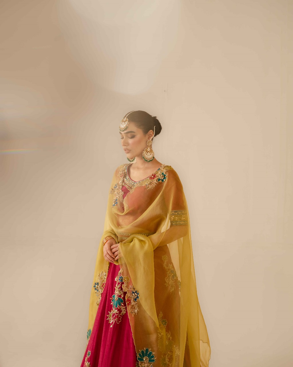 AAIRA | Magenta & Yellow