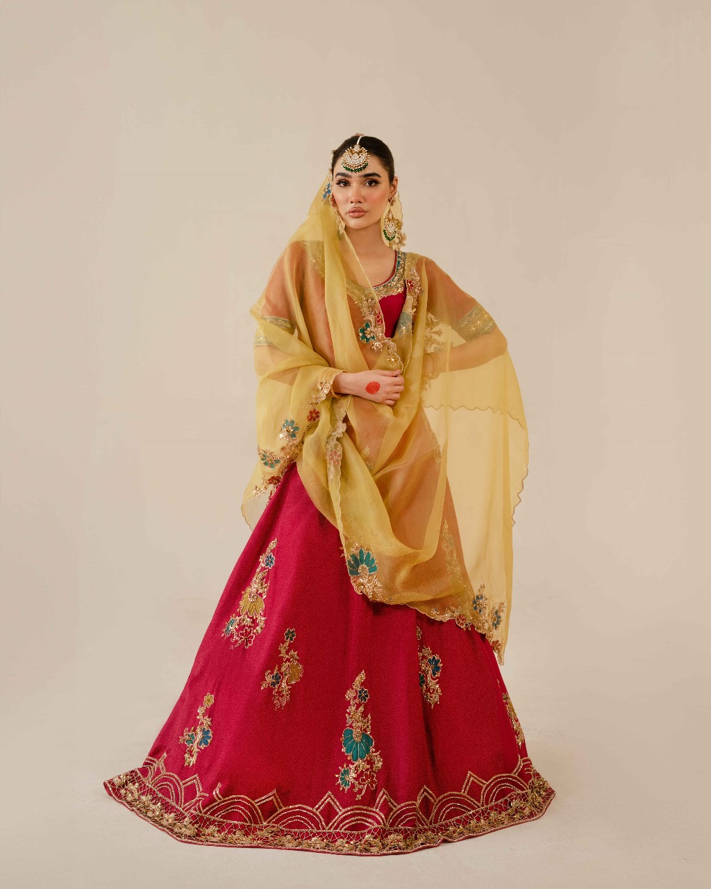 AAIRA | Magenta & Yellow