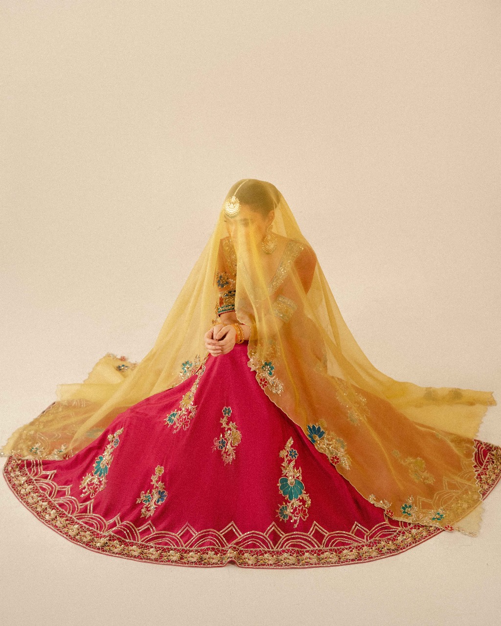AAIRA | Magenta & Yellow