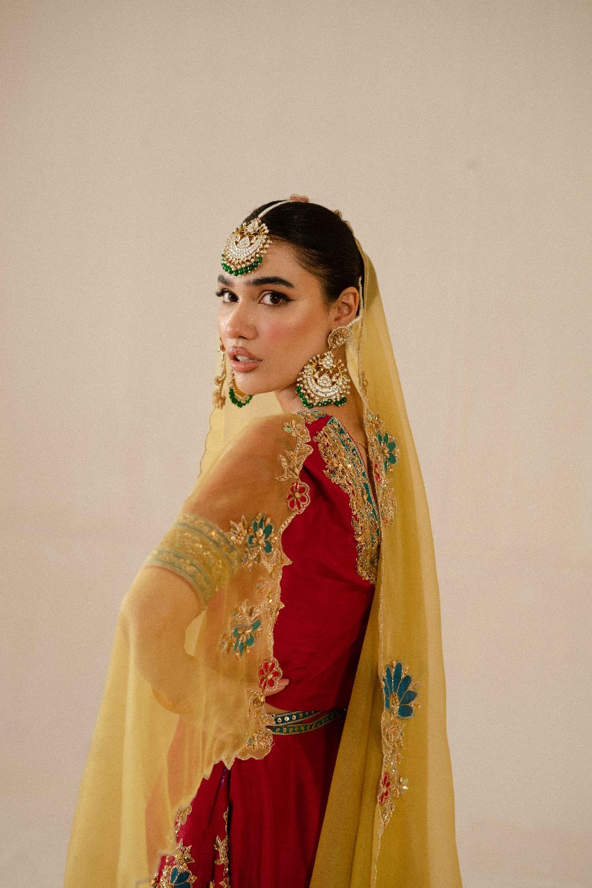 AAIRA | Magenta & Yellow