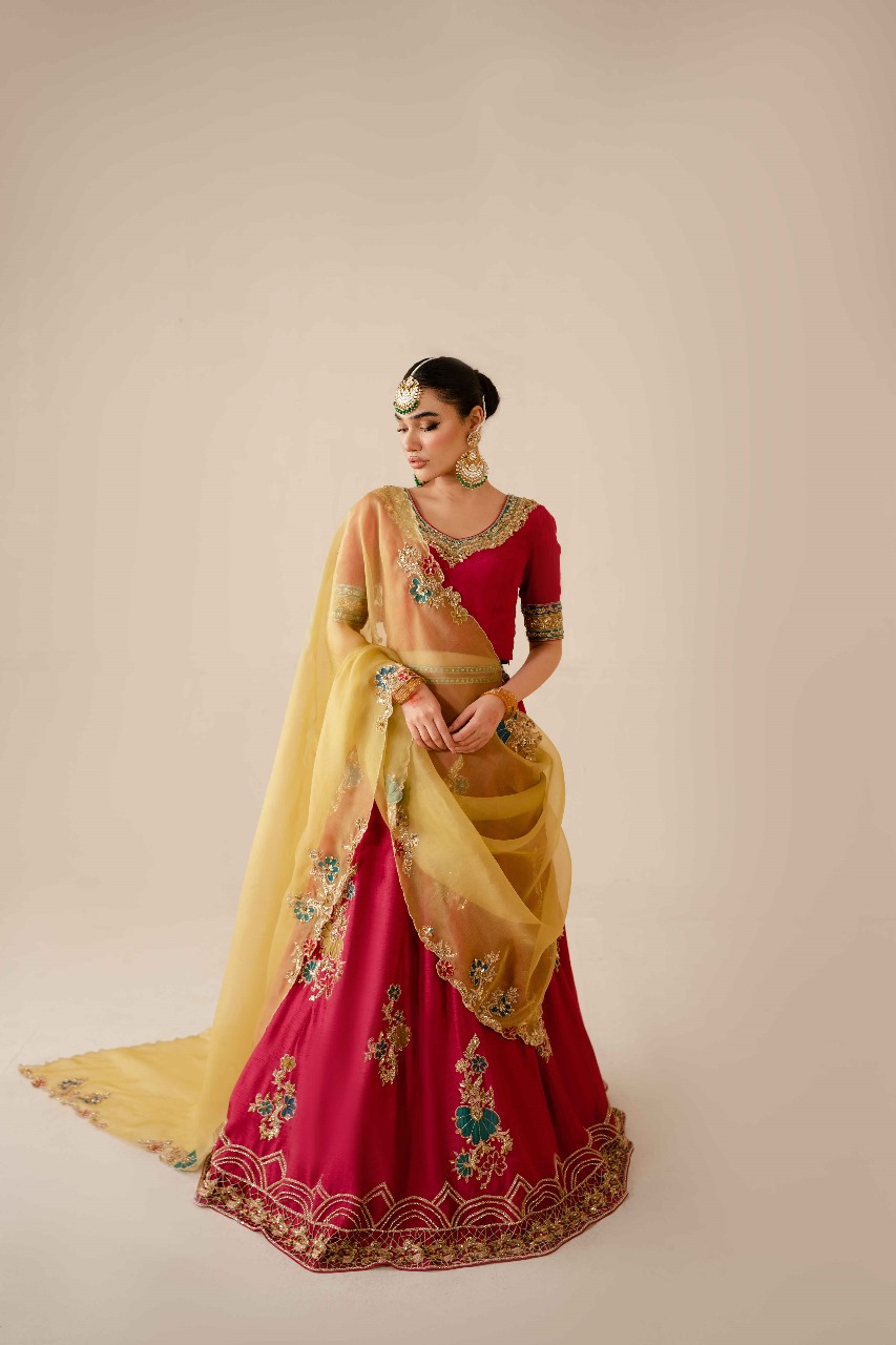 AAIRA | Magenta & Yellow