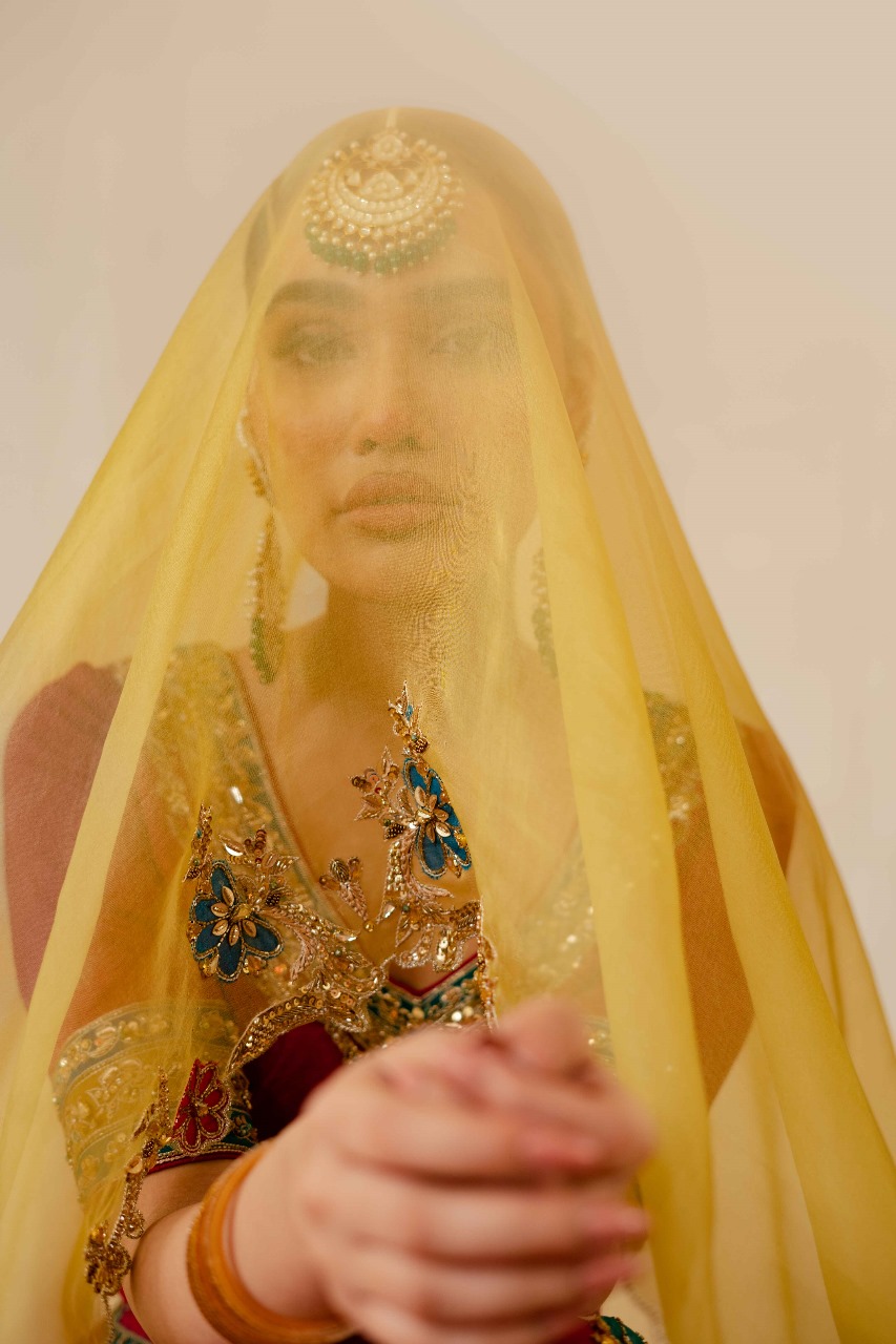 AAIRA | Magenta & Yellow