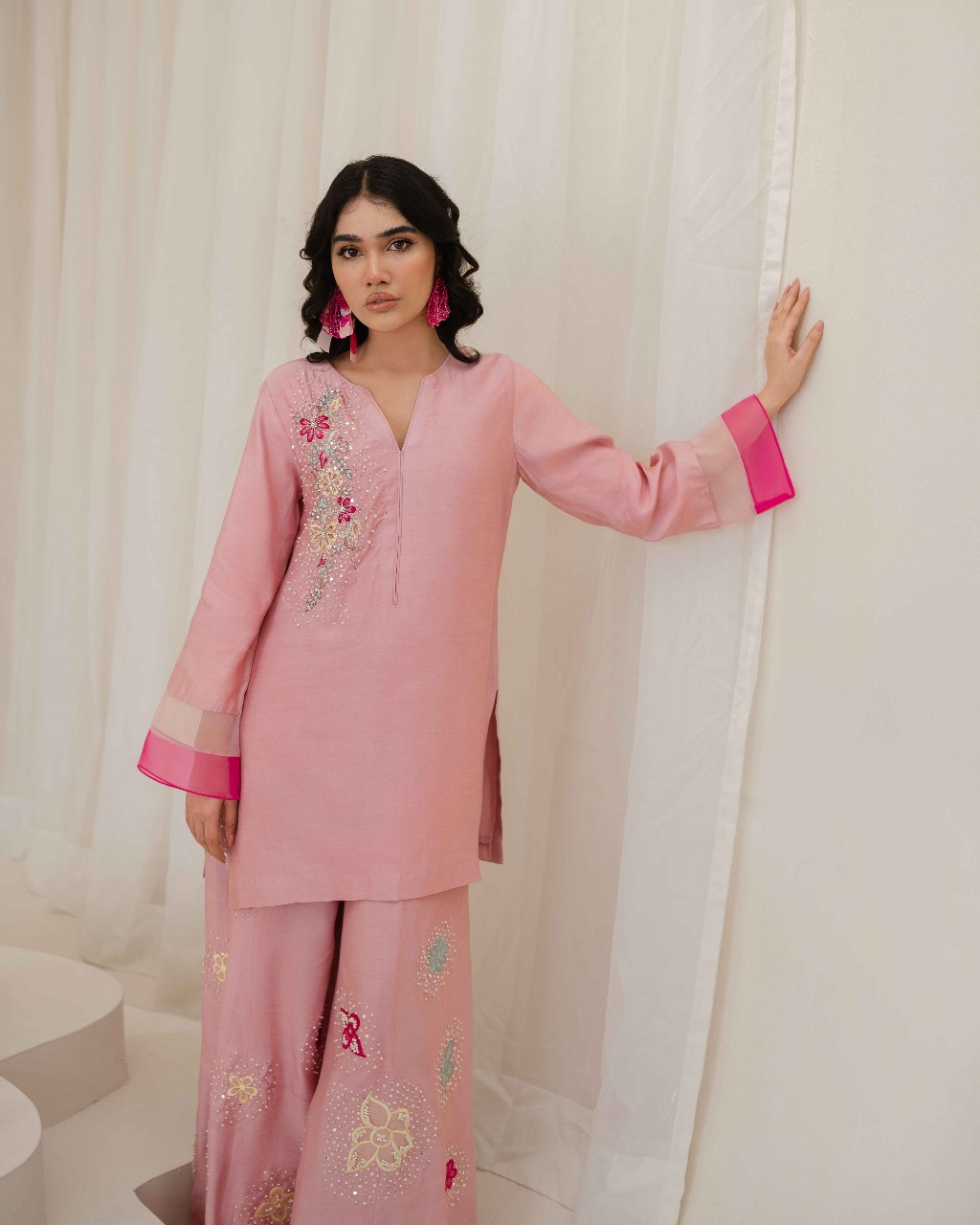AAIRA | Pink