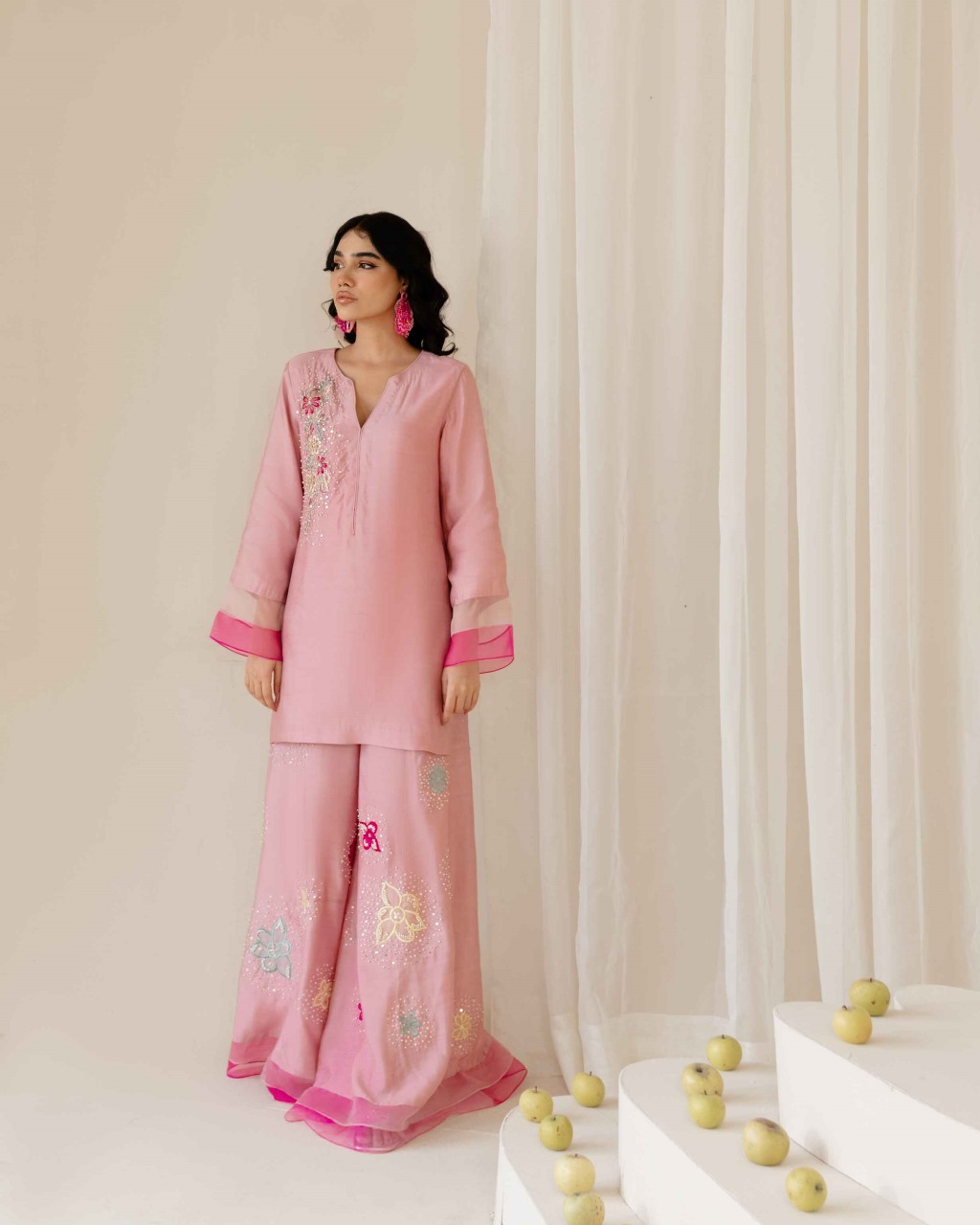 AAIRA | Pink
