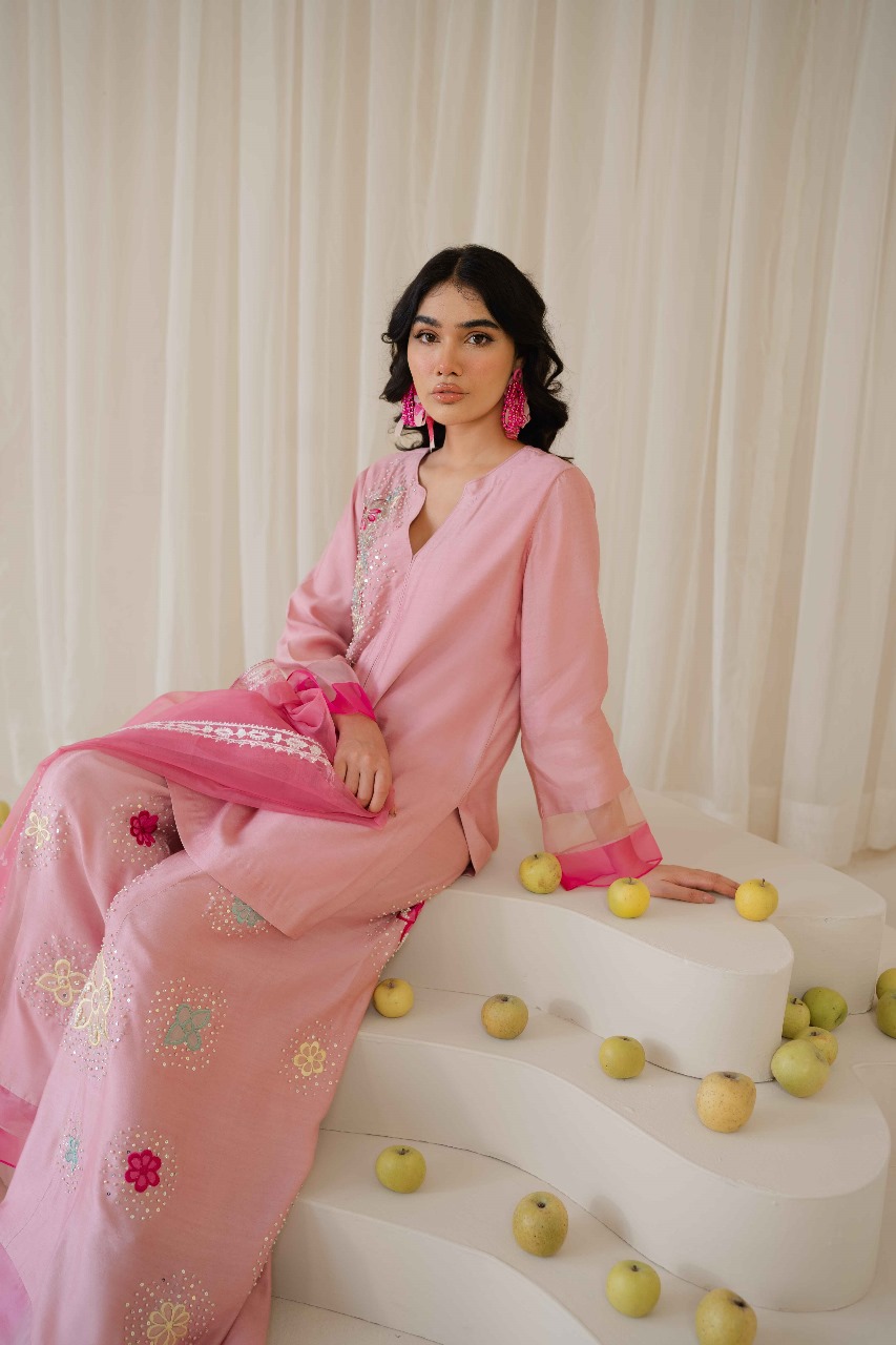 AAIRA | Pink