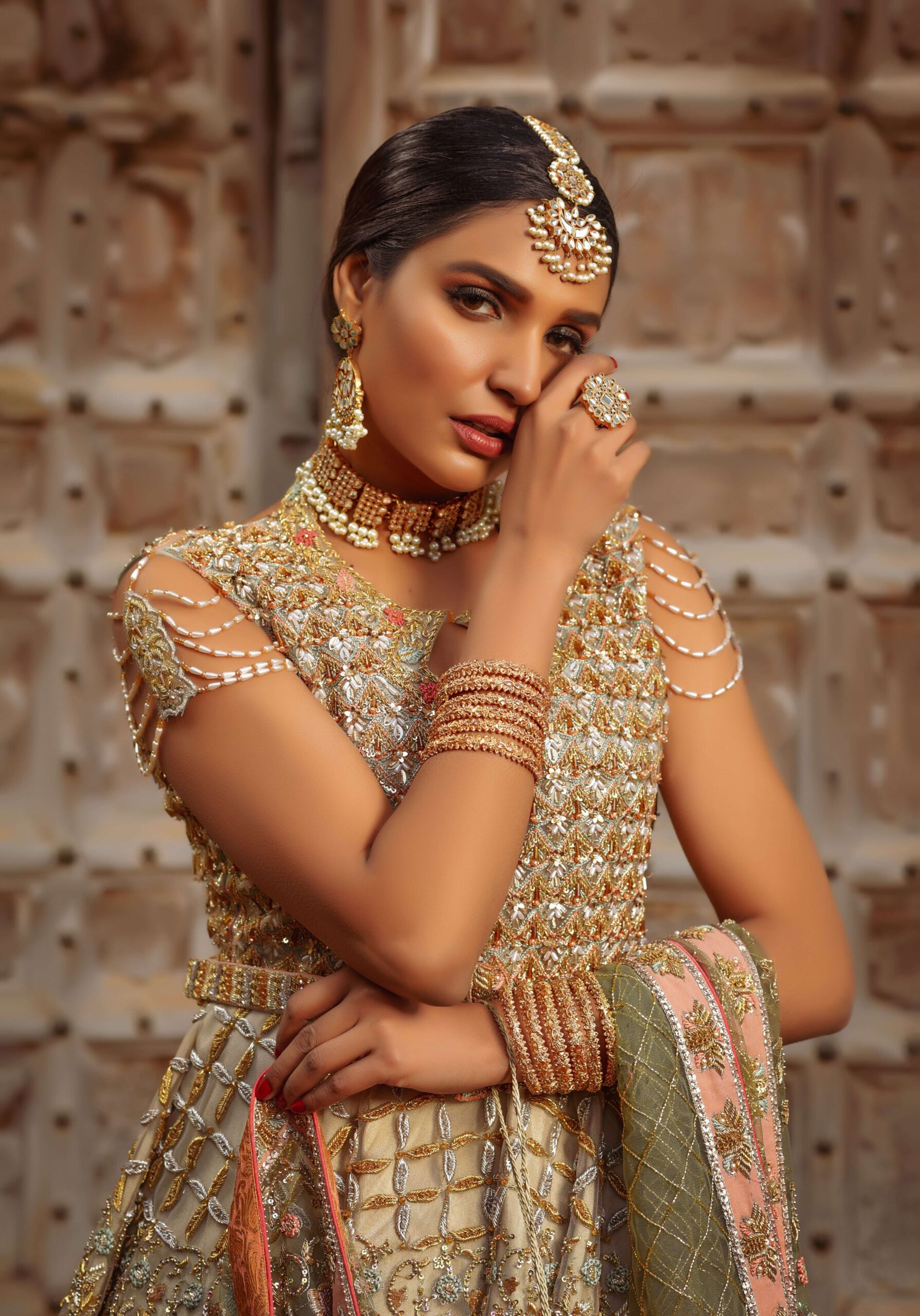 HUSN E JAHAN