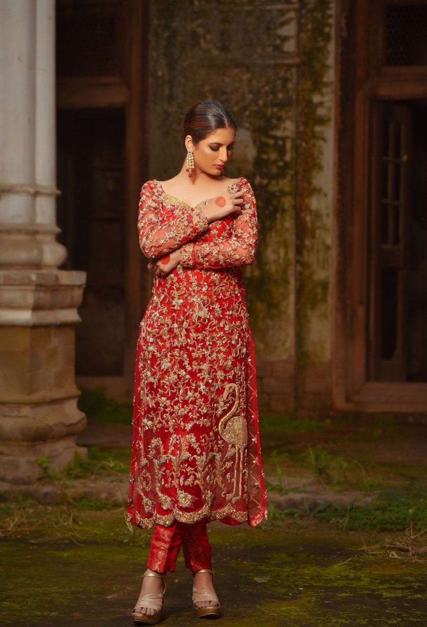 SURKH AFSANA